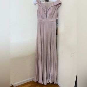 Elegant Strapless Dress in Shimmering Light Pink